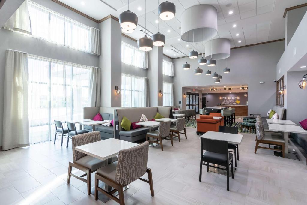 Hampton Inn & Suites Dallas East photo