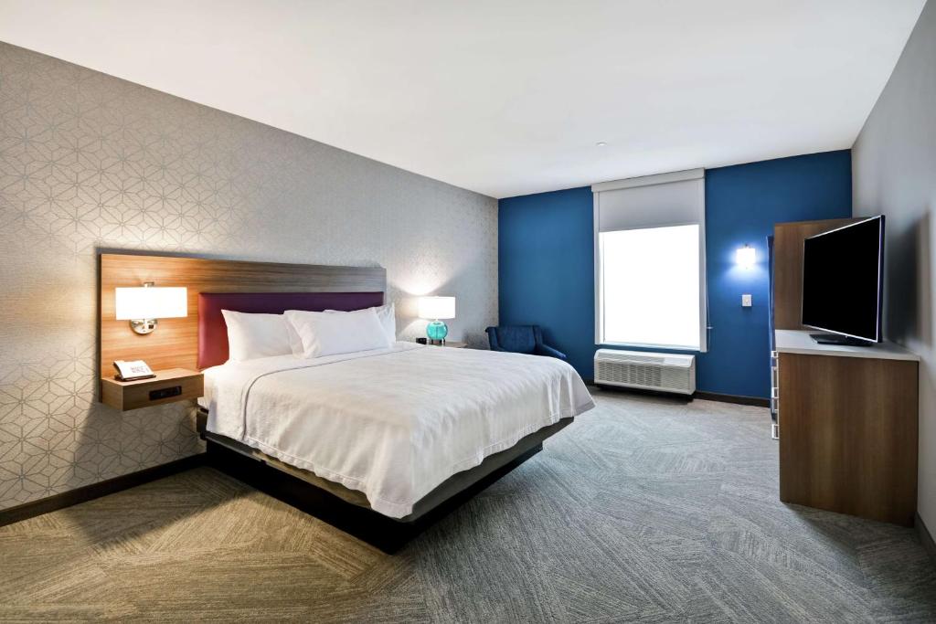 Postel nebo postele na pokoji v ubytování Home2 Suites Plano Legacy West