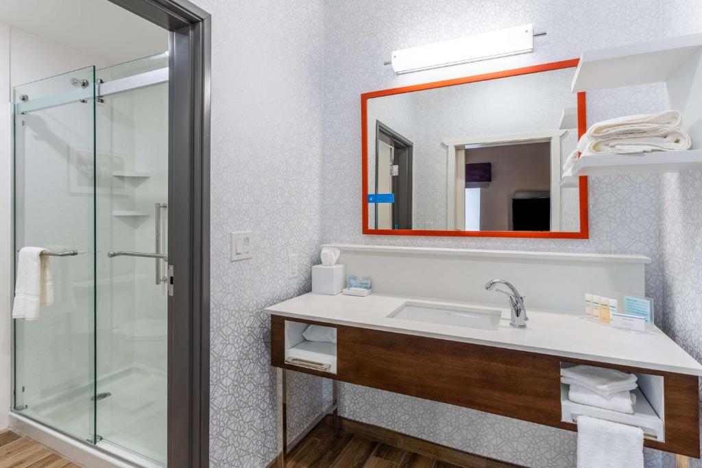 Hampton Inn And Suites Guymon - King Studio Suite - Mobility Access/Non-Smoking