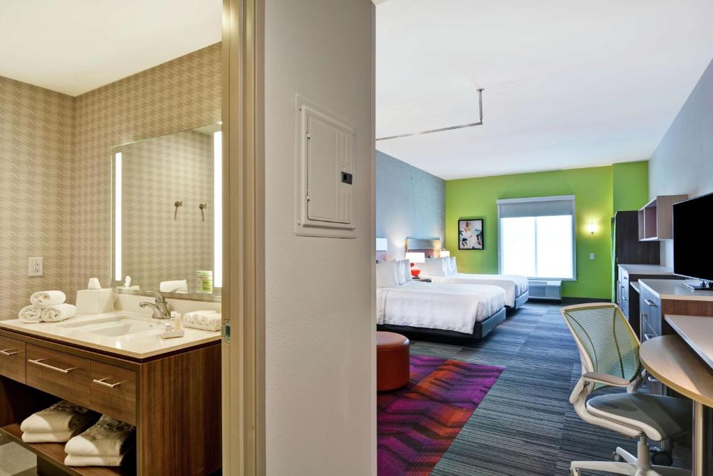 Home2 Suites Charleston West Ashley - 