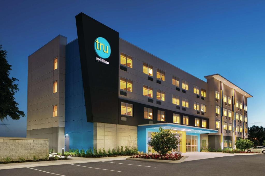 a rendering of a jucci hotel at Tru By Hilton Sebring FL in Sebring