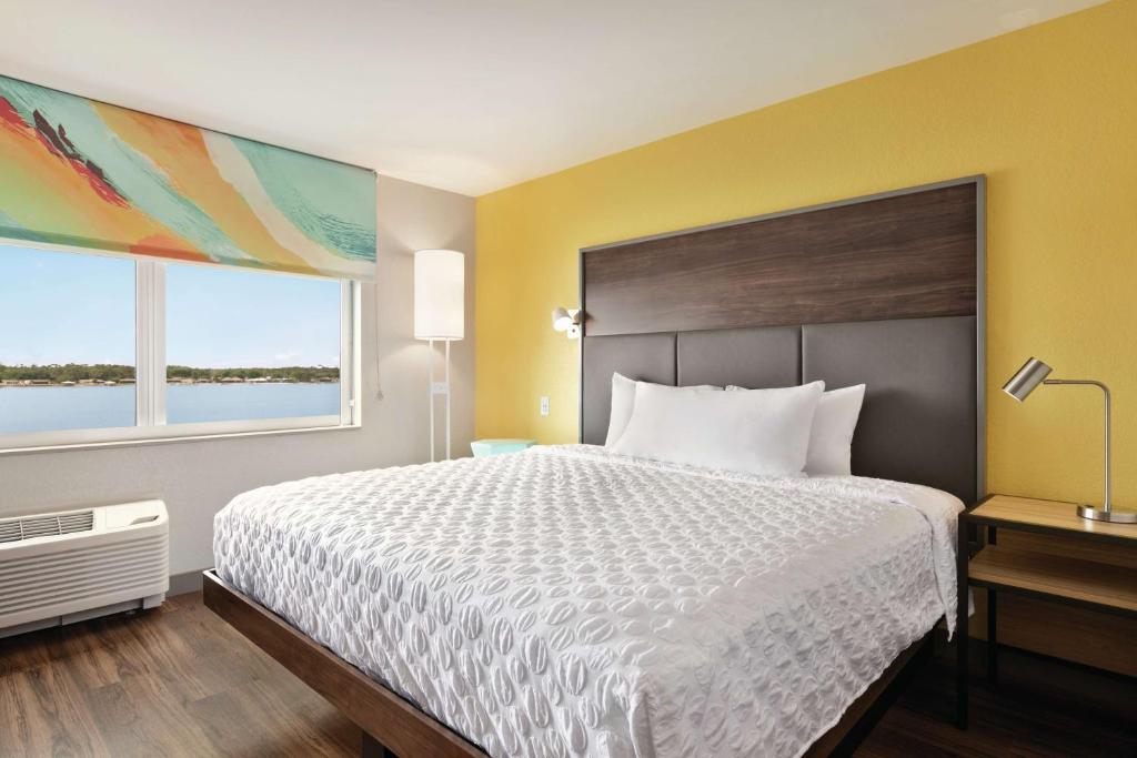 Tru By Hilton Sebring FL - King Room With Accessible Tub - Mobility Access