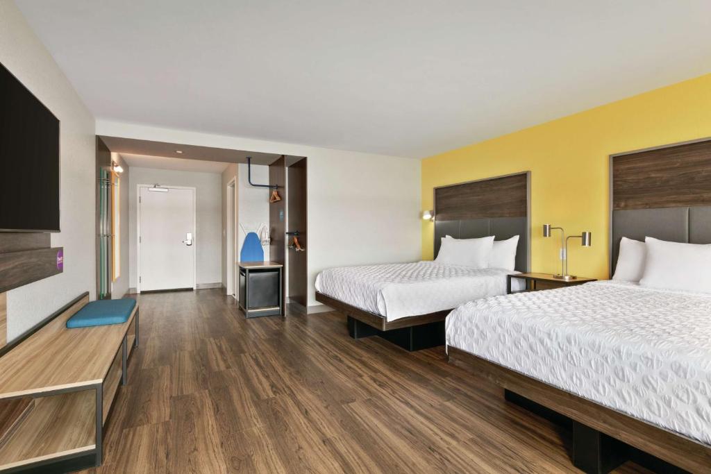 Tru By Hilton Sebring FL - Queen Room With Two Queen Beds - Mobility Access