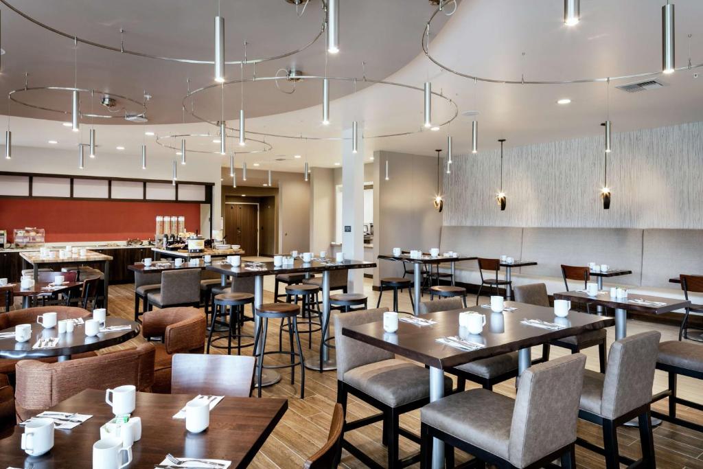 Restaurace v ubytování Hilton Garden Inn Wenatchee, Wa