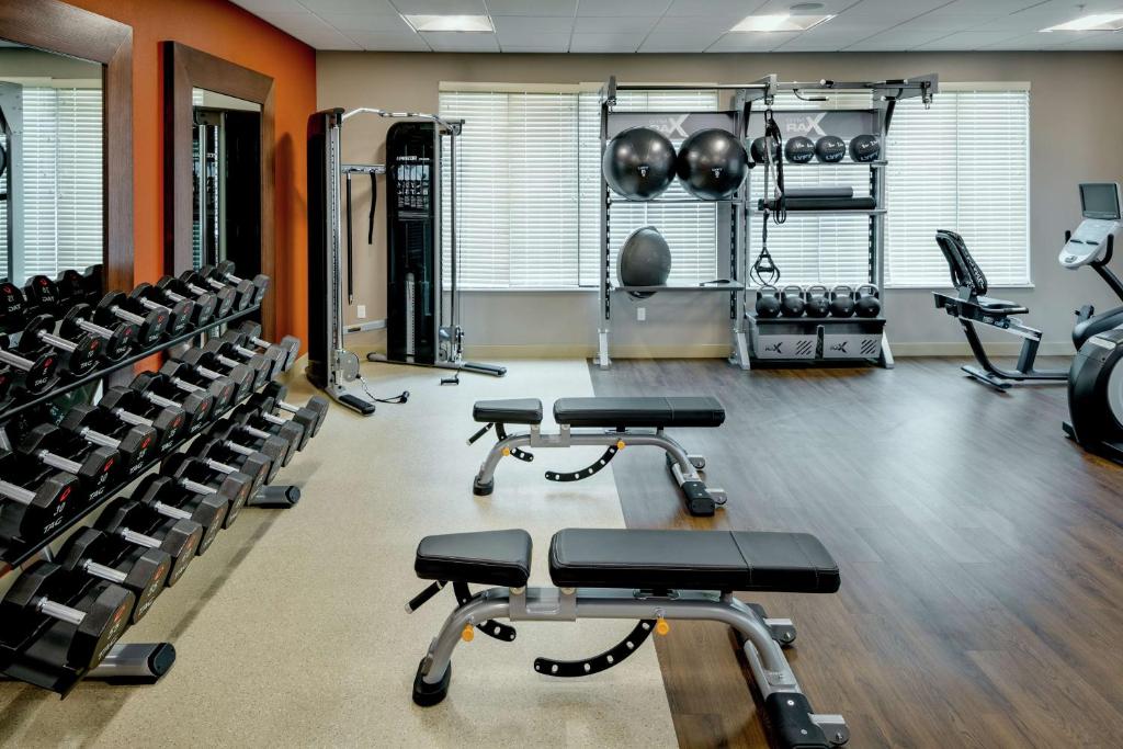 Fitness centrum a/nebo fitness zařízení v ubytování Hilton Garden Inn Wenatchee, Wa
