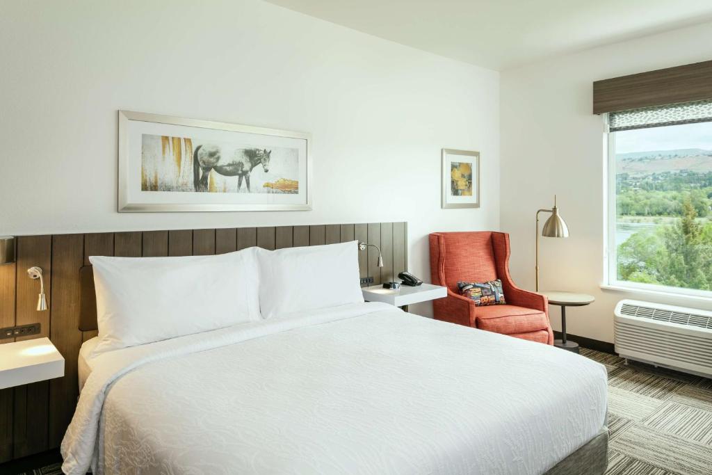 Postel nebo postele na pokoji v ubytování Hilton Garden Inn Wenatchee, Wa