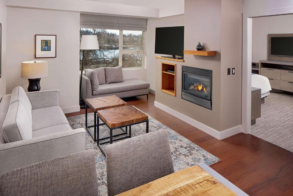Chrysalis Inn & Spa Bellingham, Curio Collection by Hilton photo