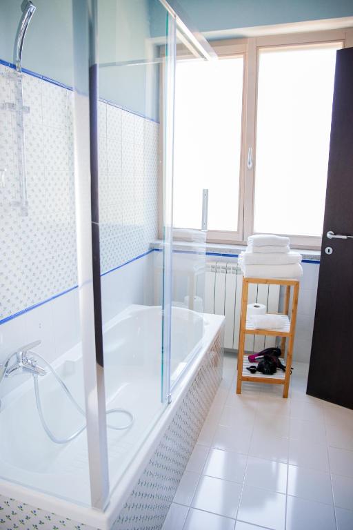 A bathroom at Le Colonne