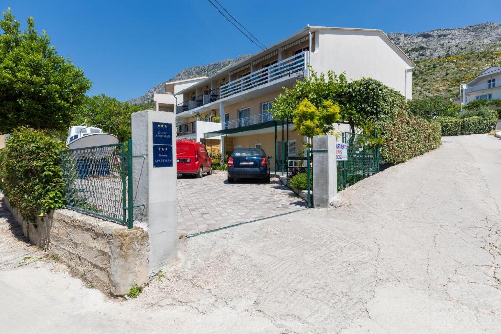 Budova, kde se apartmán nachází