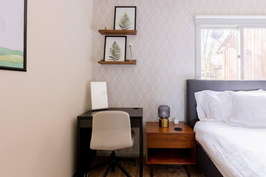 Cozy 2BR condo w/ valley views photo