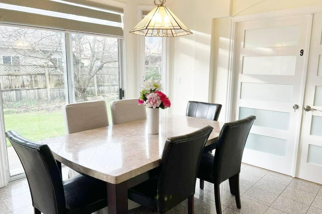 Sunshine House # 5 - Housity