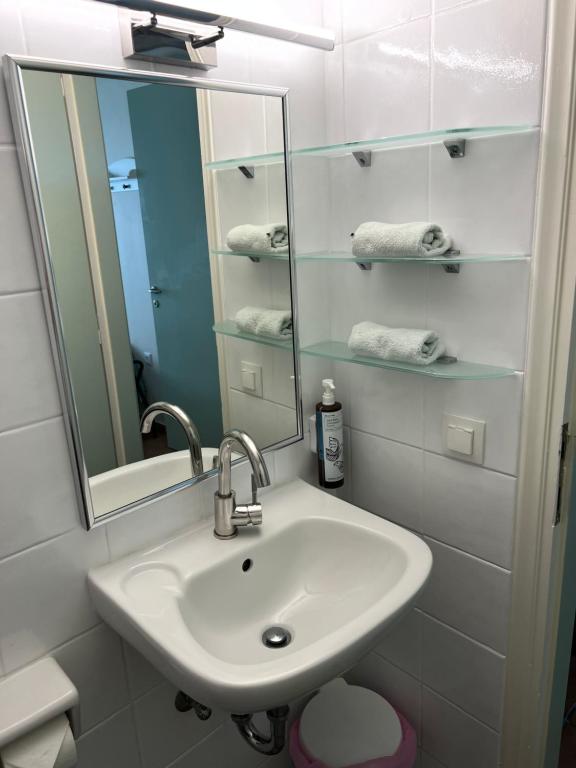 Nisaki Mathraki B&B - Sala Familiar Con Baño Privado