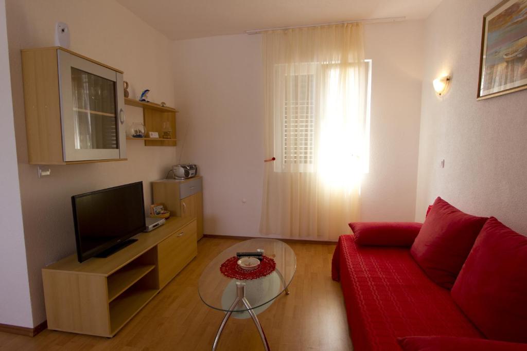Photo de la galerie de l'établissement Apartments and Rooms Dis, à Vis