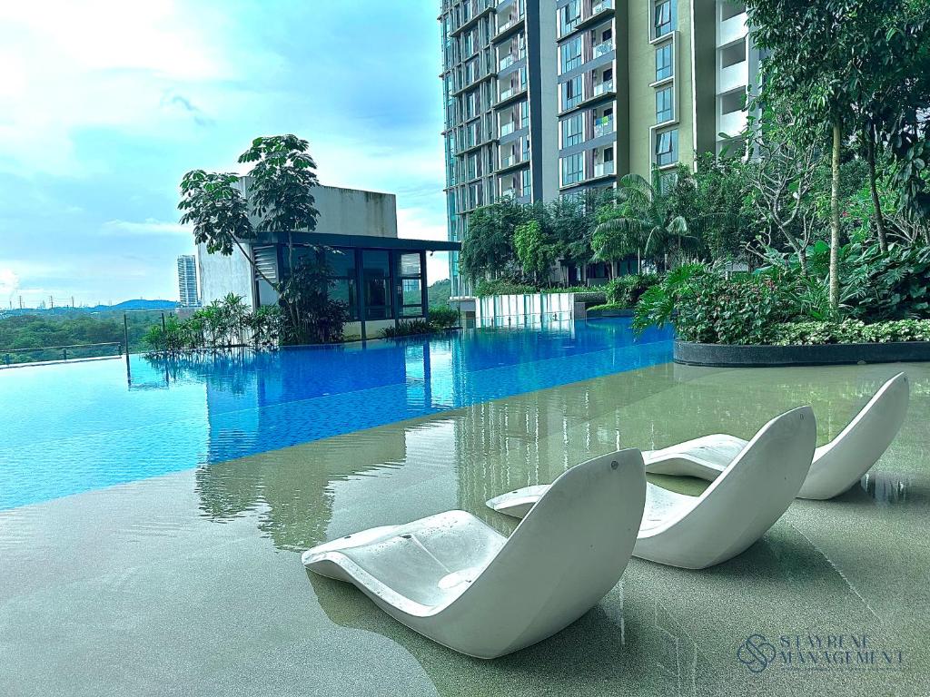 Bazén v ubytování Elysia Park Residence Medini by Stayrene nebo v jeho okolí