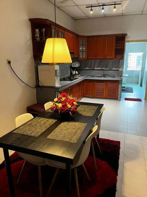 Kuchyň nebo kuchyňský kout v ubytování Manjung Modern + Cozy Terrace Home