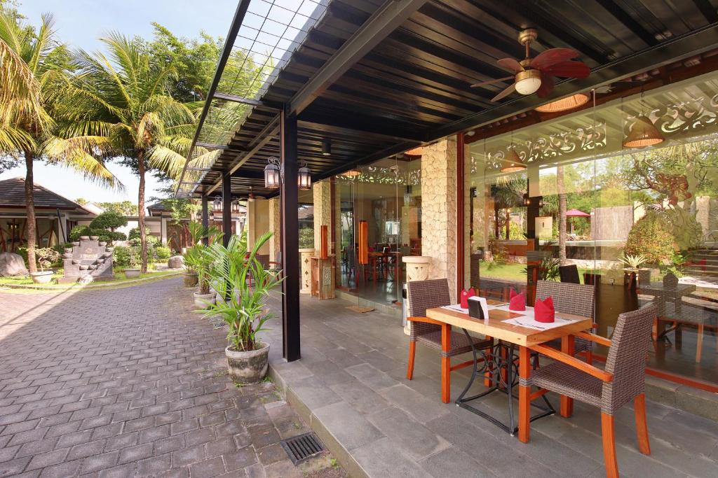 Restaurace v ubytování Lumbini Luxury Villas and Spa