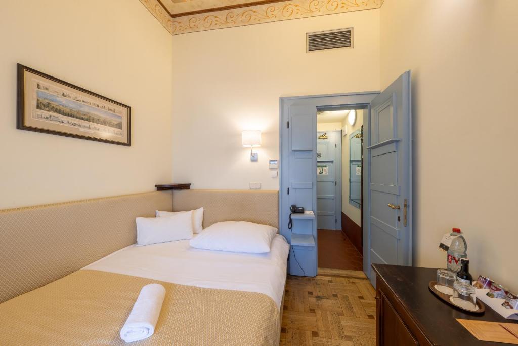 Hotel Elite Prague - Standard Single Room