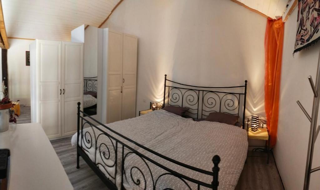 Fotografia z galérie ubytovania Maison atypique, style loft v destinácii Rougnat