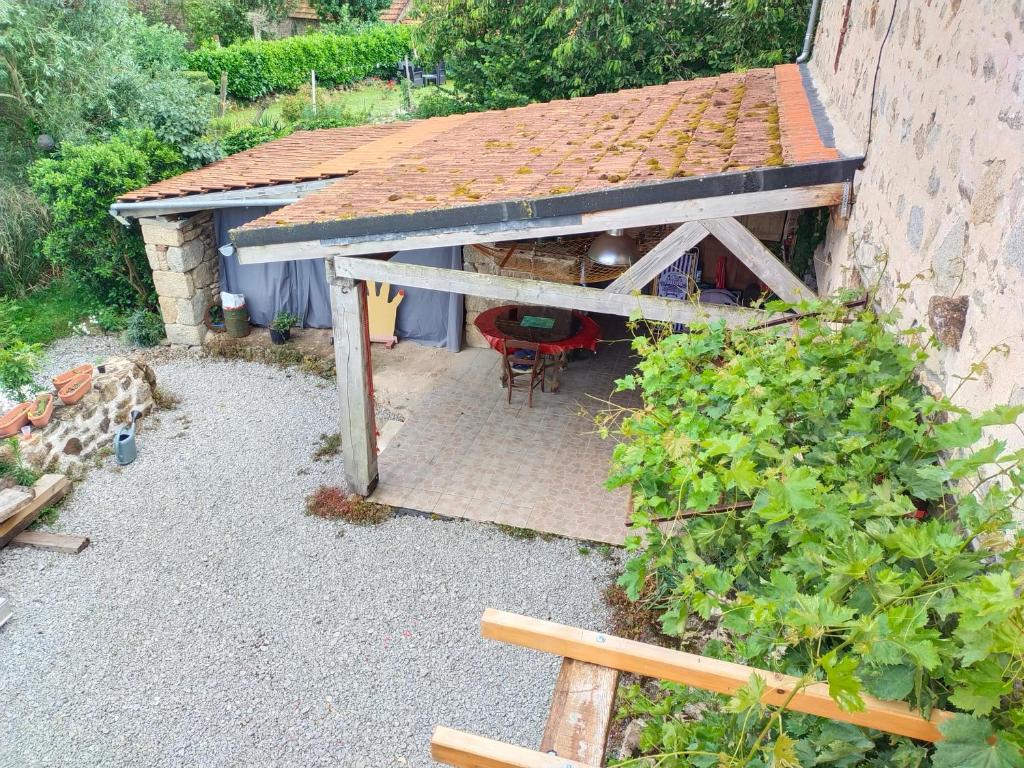 Fotografia z galérie ubytovania Maison atypique, style loft v destinácii Rougnat