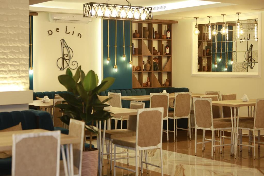 Posezení v ubytování DeLin Hotel And Tours