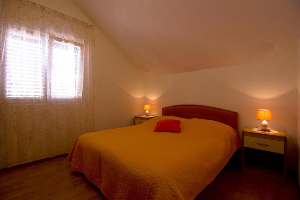 Photo de la galerie de l'établissement Apartments and Rooms Dis, à Vis