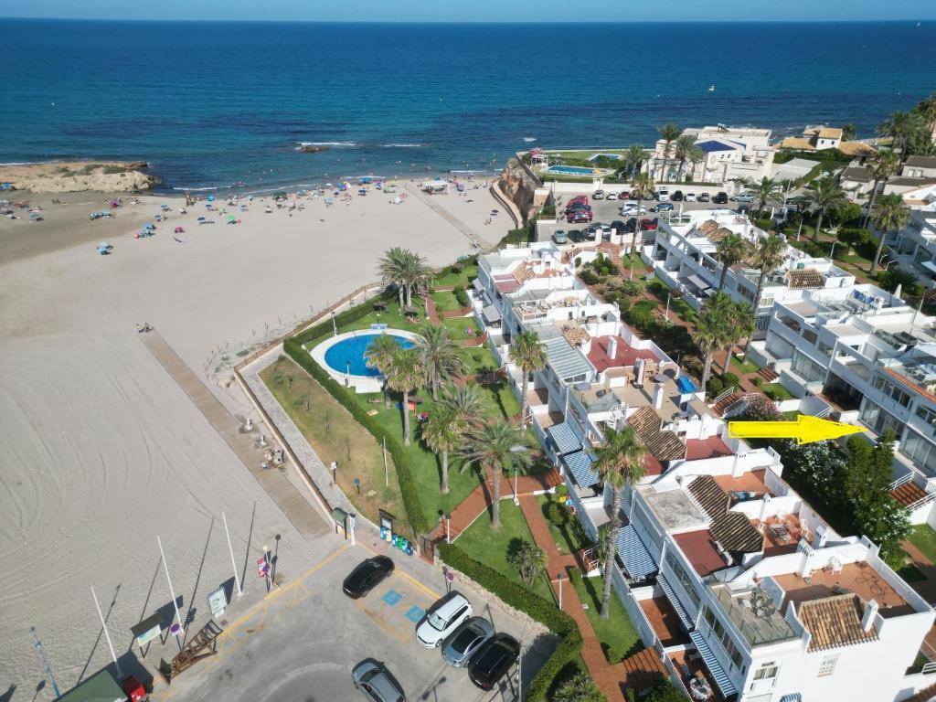 Apartamento frente la playa Cala Capitan, Orihuela Costa dari pandangan mata burung