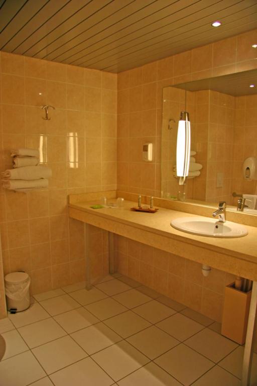 Logis Lyon Est Porte de l'Ain - Double Room