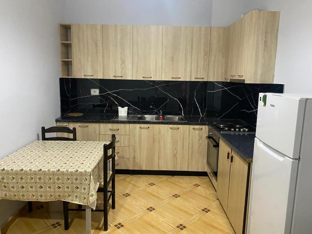 Portside Apartment - Image 1