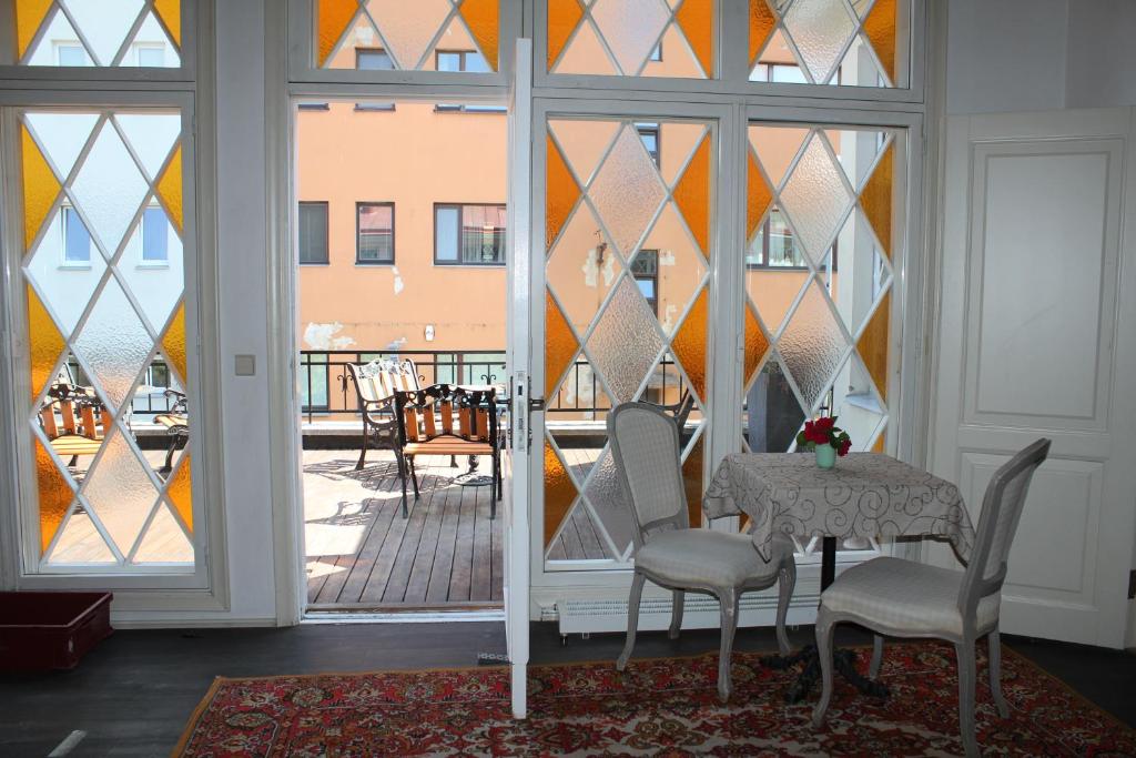 Istumisnurk majutusasutuses Taanilinna Hotell