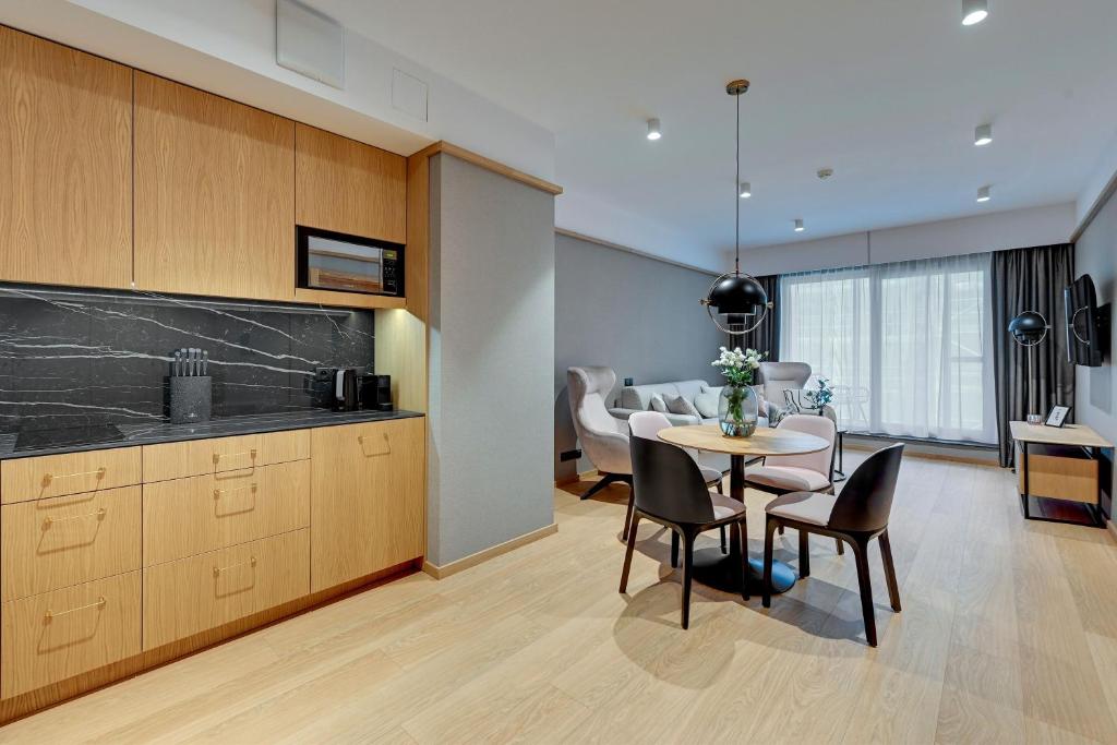Kuchyňa alebo kuchynka v ubytovaní Flatbook - City Center Apartments Granaria I