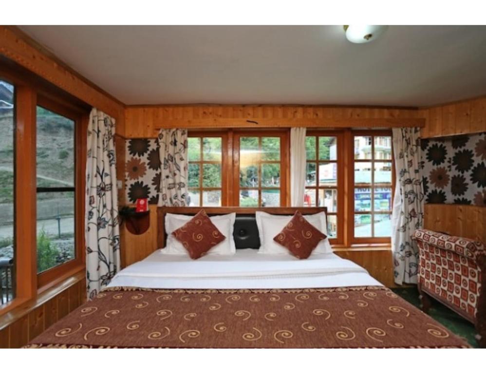 hotel tourist palace pahalgam 3 star hotel in pahalgam