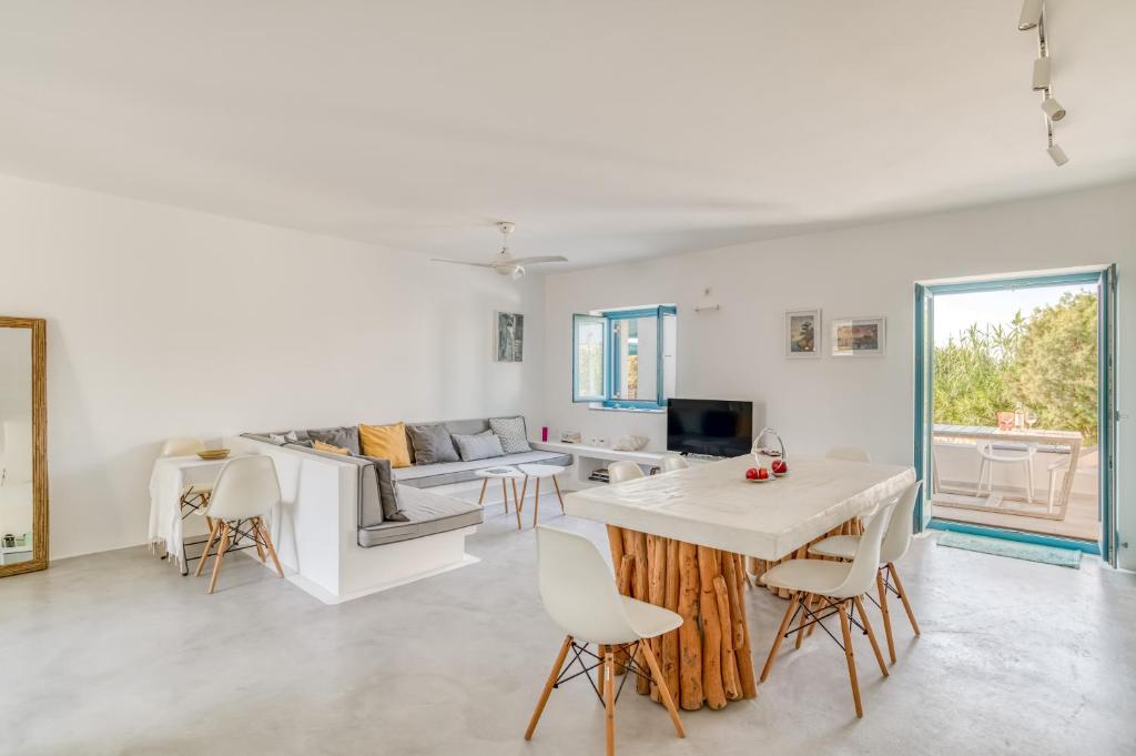 Apartment Seaside Paros House Blue, Naousa, Greece