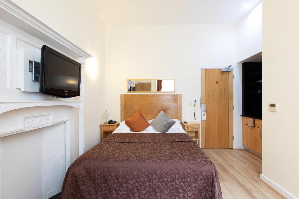 The Cleveland - Resim 32