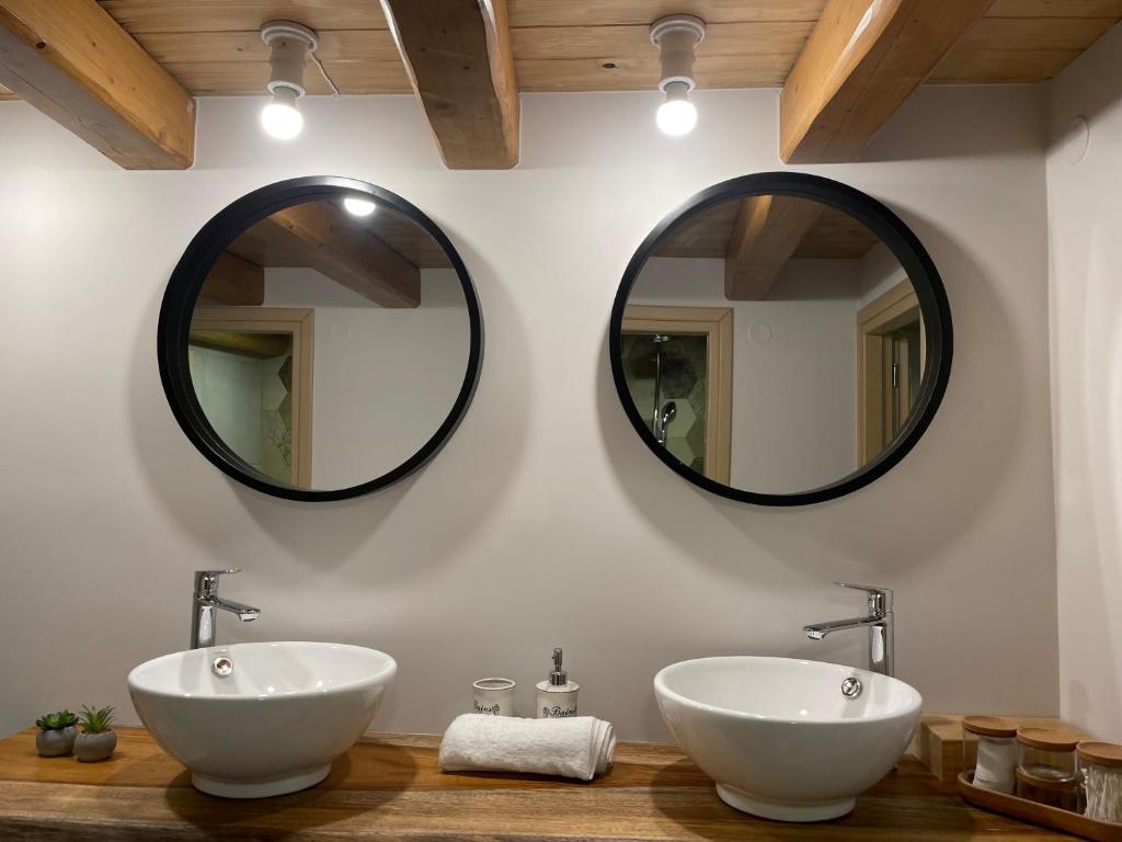 Koupelna v ubytování Goninos Jacuzzi Suite