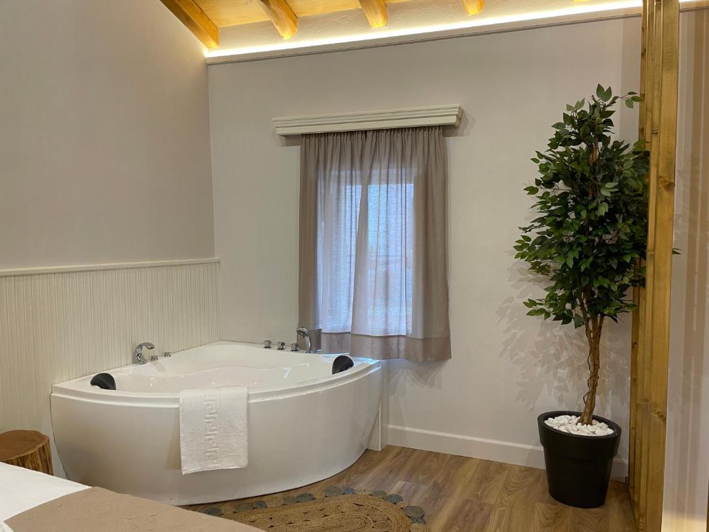 Koupelna v ubytování Goninos Jacuzzi Suite