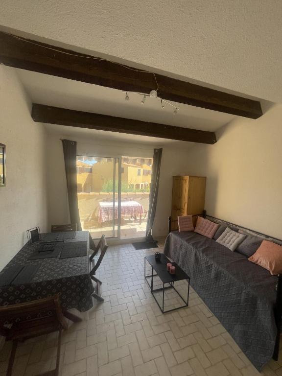 Photo de la galerie de l'établissement T2 6 couchages résidence front de mer, au Cap d'Agde