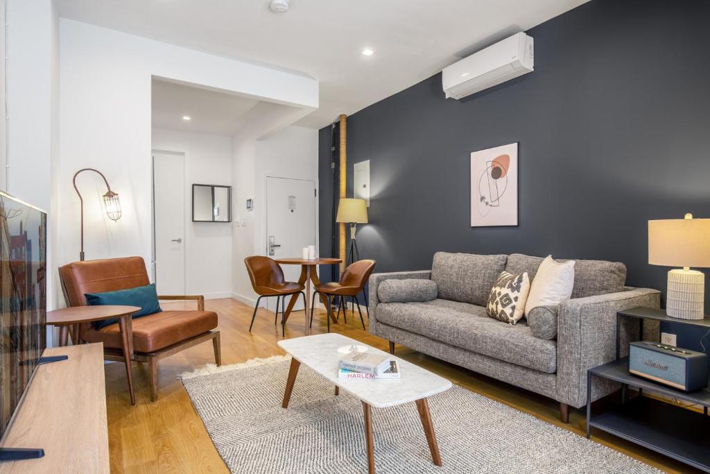 Apartment SoHo 1BR w WD in unit on a quiet street NYC313, New York