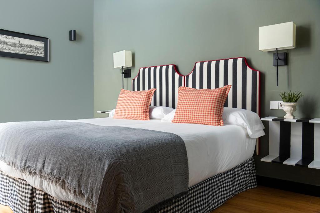 CSE Puerta de Armas Apartments - 13