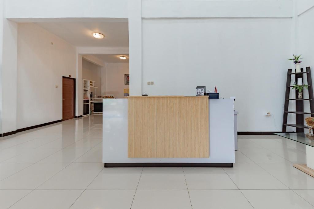 Vstupní hala nebo recepce v ubytování Urbanview Hotel 99 Syariah Banjarbaru by RedDoorz