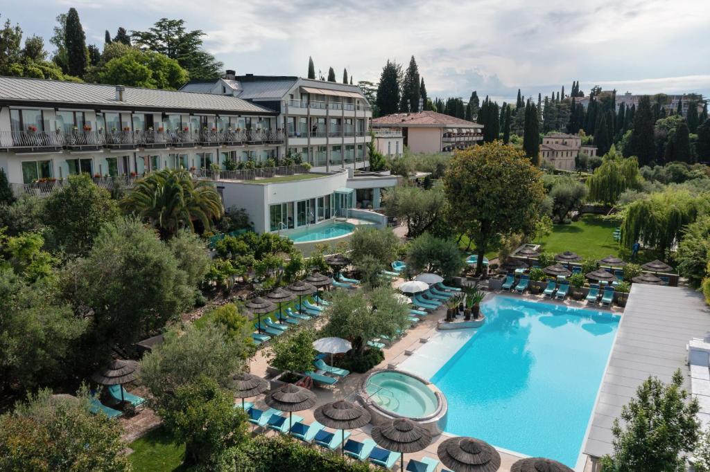 Olivi Hotel & Natural Spaの敷地内または近くにあるプール