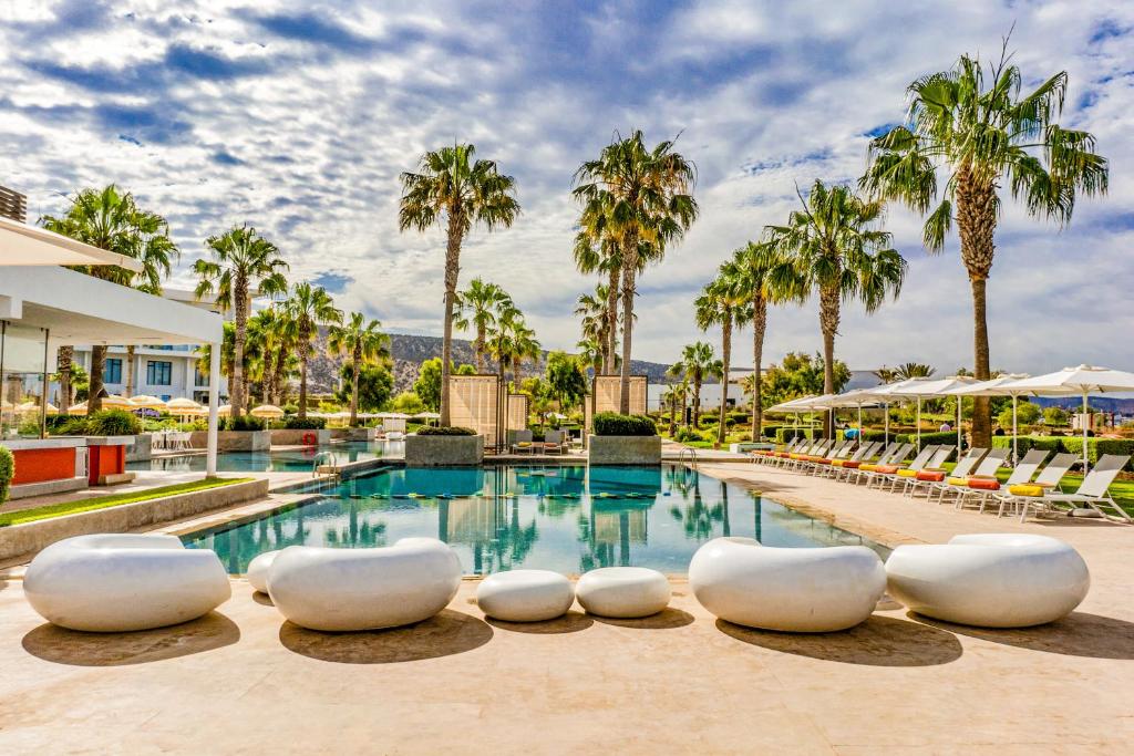 Bazén v ubytování Hyatt Place Taghazout Bay nebo v jeho okolí
