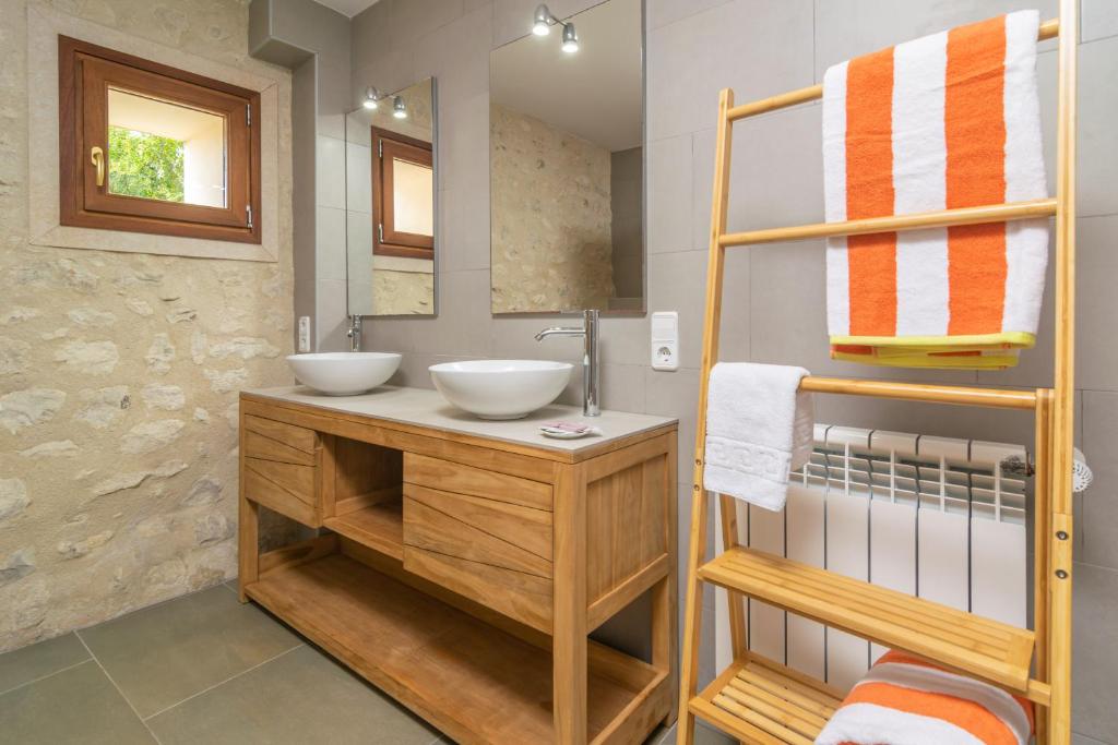 A bathroom at Finca es Rafal, Agroturisme