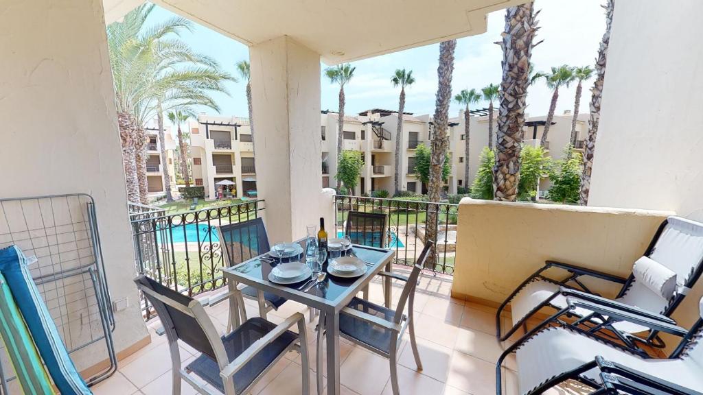 En balkon eller terrasse på Darsena RodaGolf-A Murcia Holiday Rentals Property