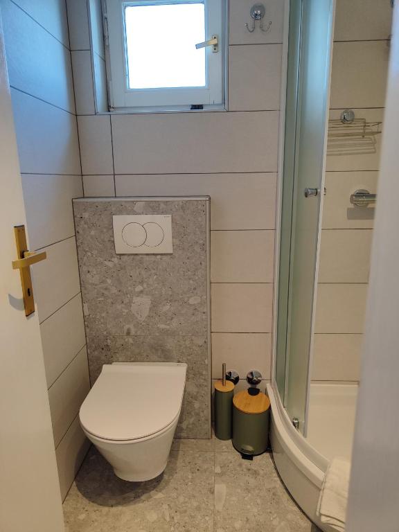 Apartmani Seka - Apartment With Garden View