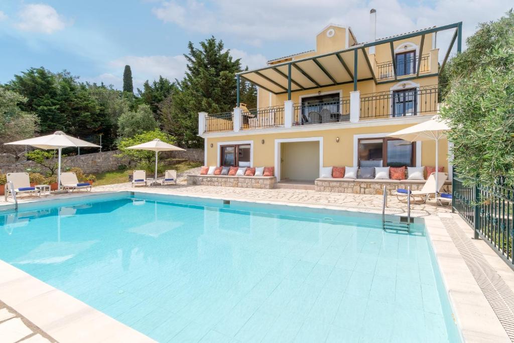 Bazén v ubytování Villa Federica by Rodostamo Collection nebo v jeho okolí