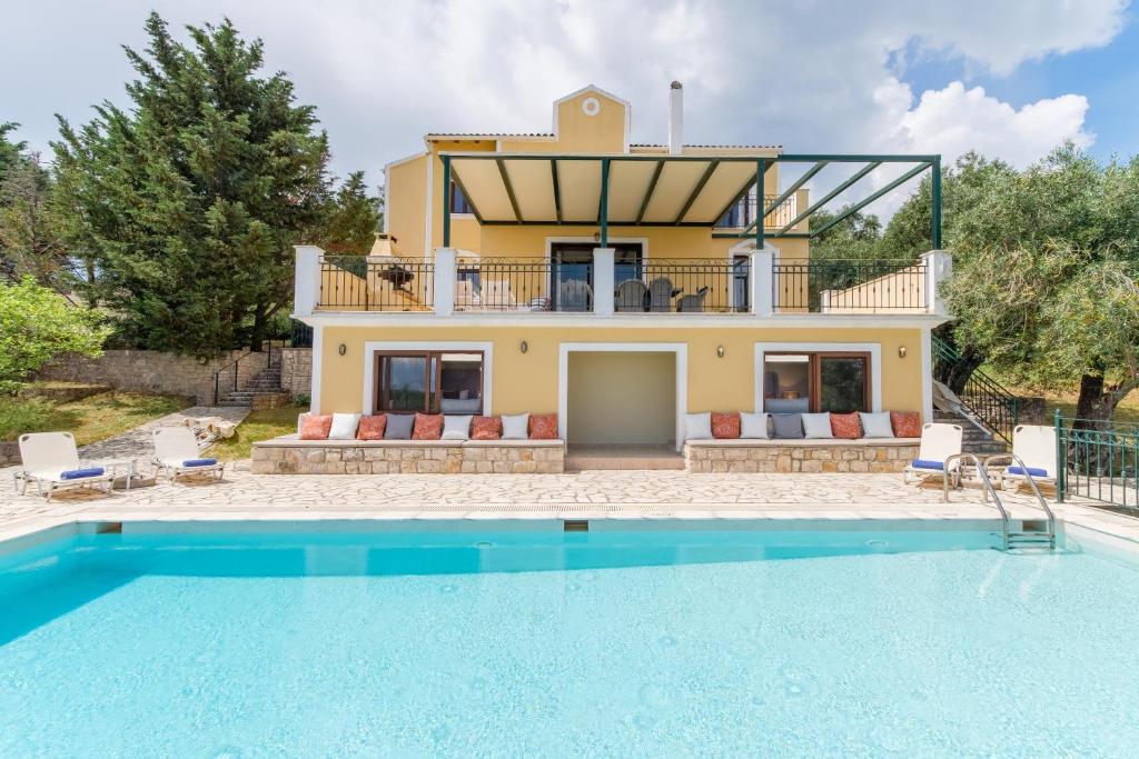 Bazén v ubytování Villa Federica by Rodostamo Collection nebo v jeho okolí