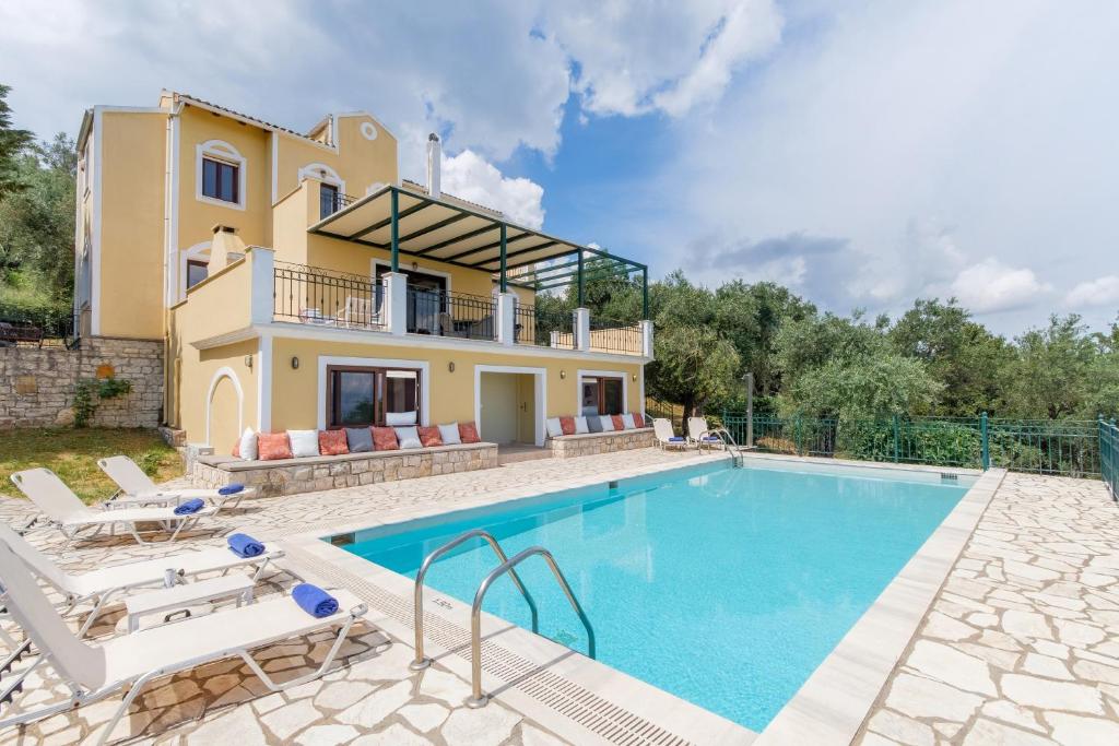 Bazén v ubytování Villa Federica by Rodostamo Collection nebo v jeho okolí