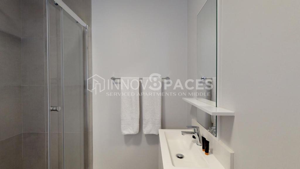 Koupelna v ubytování Innov8 Spaces