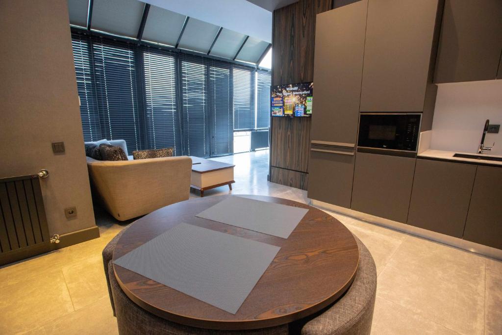 Kuchyň nebo kuchyňský kout v ubytování Gumbati Apart Hotel