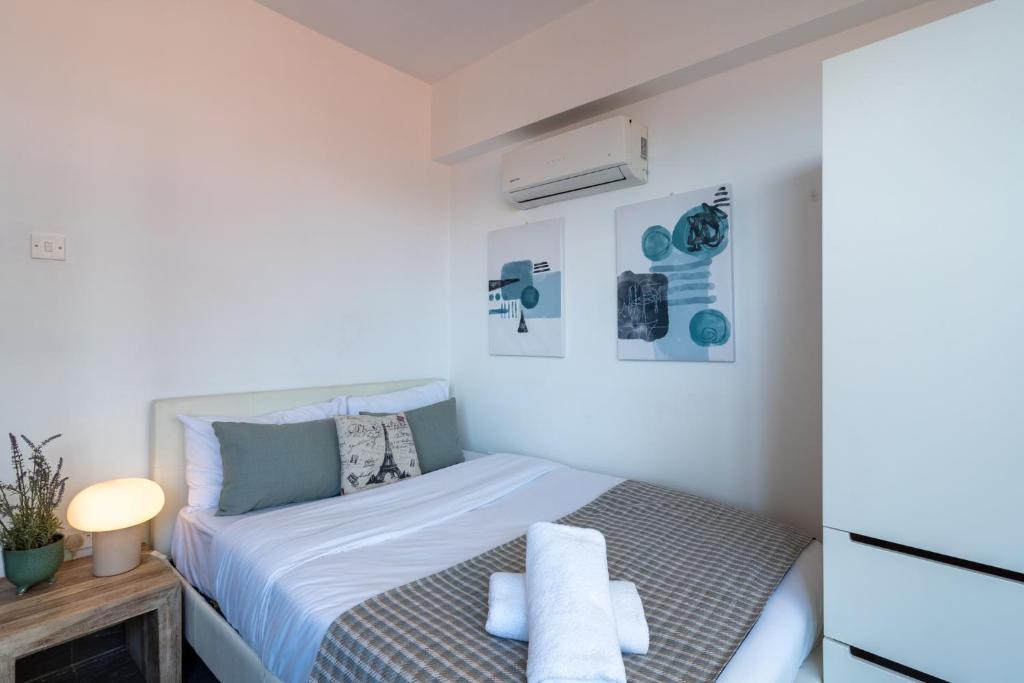 Burst Studio W/ Balcony in Larnaca